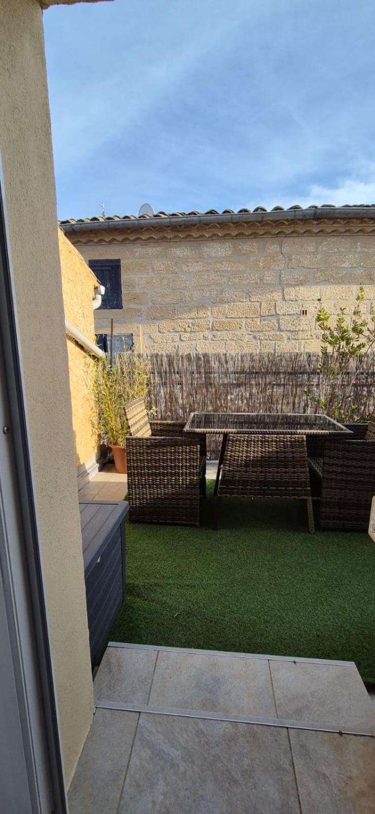 Proche D'Uzes La Terrasse Du Soleil Levant Collias Exterior photo